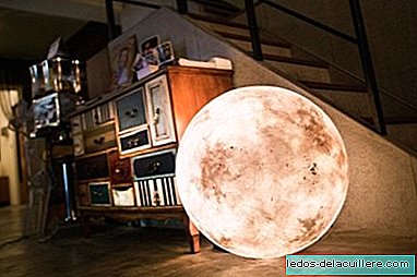 Med "LUNA" kan du ha månen i ditt rum (den storlek du vill)
