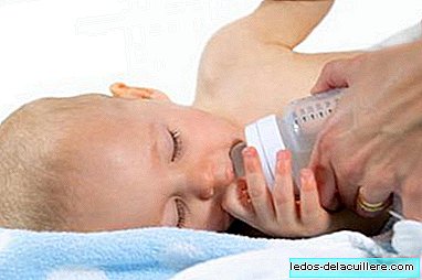Geef de baby een biertje of een glas wijn na borstvoeding of flesvoeding?