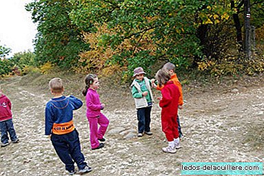 On a mountain trip with the children: let them develop their own ideas to have fun!
