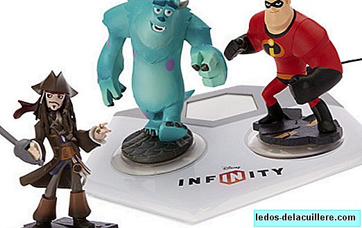 „Disney Infinity“ yra vaizdo žaidimas, kuriame integruoti elementai ir personažai iš visų „Disney“ kūrinių