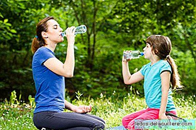 Vatten, den bästa drinken för sportbarn