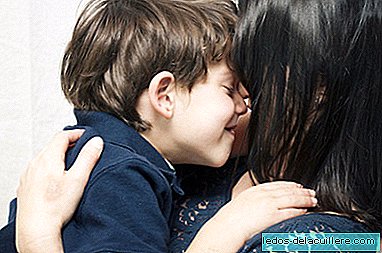 يعد حب الأم / الأب من العناصر الغذائية الأساسية للدماغ ، ويمكن أن يسهم في تكوين كائنات بشرية قابلة للتكيف