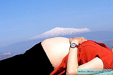 Svara svara pieaugums grūtniecēm, kas tika apšaubītas pētījumā ar grūtniecēm dvīņiem