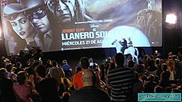 O guarda solitário recria o trailer do filme em uma sala nos cinemas Kinépolis em Madri