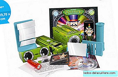 The briefcase of 'Dazzling Experiments', so that children learn concepts related to light