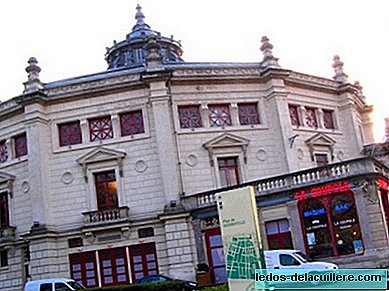 The Circus Price Theater belongs to the 360º world theater network