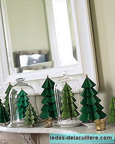 Starting to decorate Christmas: paper trees