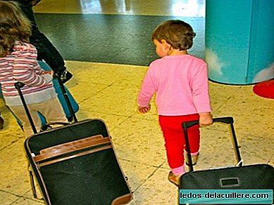 هل من الممكن السفر مع أكثر من طفلين صغيرين؟