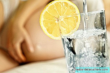 Is it advisable to drink carbonated water during pregnancy?