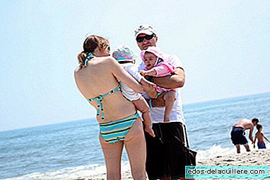 Practical guide to go unnoticed on the beach as first-time parents (II)