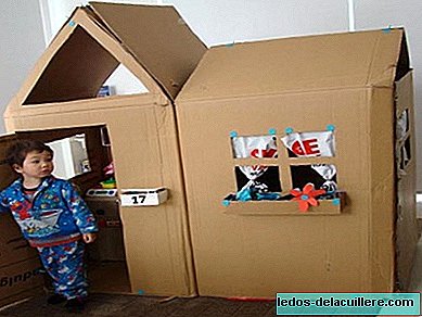 Do it yourself: a cardboard toy house