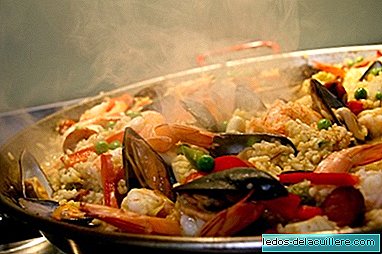 Paella is a healthy meal for children during the summer