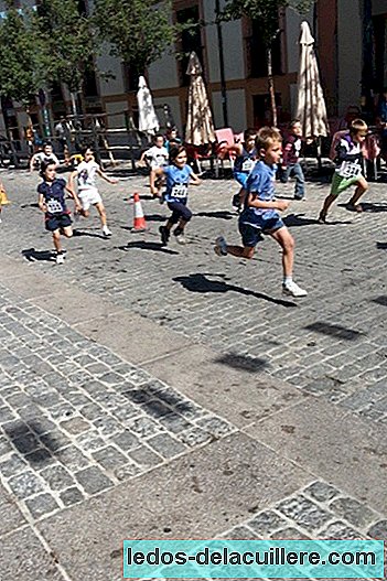 Løbene for børn, der fejres af de spanske byer