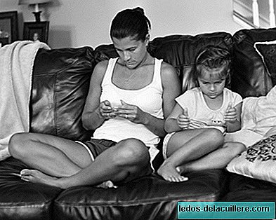Zapanjujuće fotografije obitelji bez mobitela ili tableta koje pokazuju koliko smo zakačeni