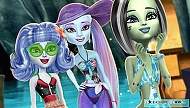 Куклите от Monster High Institute се сбогуват с училището с приключението "Островен череп на остров"