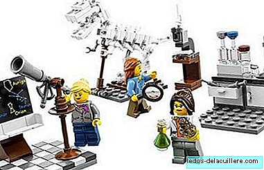 Uma garota pergunta e triunfa: Lego traz uma coleção de mulheres cientistas