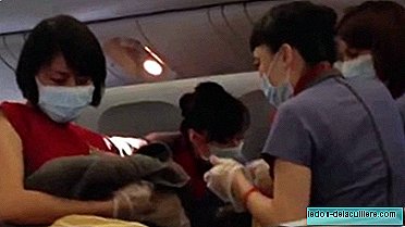 What you think will never happen to you: a woman gives birth in flight