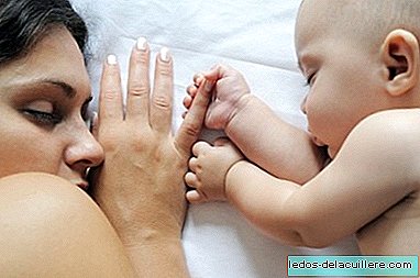 Baby's moeten minstens drie jaar in het bed van moeder slapen, zeggen experts