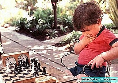 Kesalahan yang dibuat ketika bermain catur menjadi ajaran untuk anak-anak yang mempraktikkannya