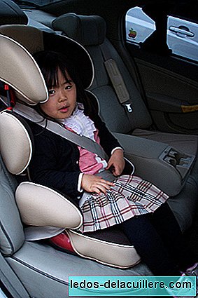Children must travel in their car seats at least until they measure 1.35 centimeters.
