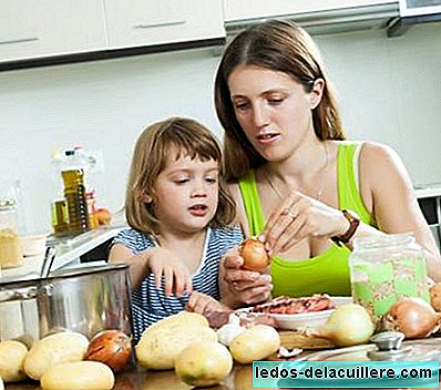 Otroci, ki vidijo kuhanje doma, izbirajo bolj zdravo hrano