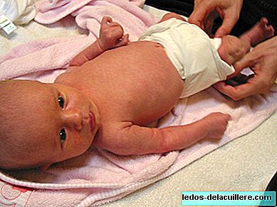 ปัสสาวะสีส้มทารกแรกเกิดของฉัน: ปัสสาวะ