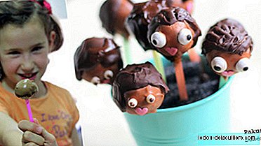 Edible sponge cake and chocolate dolls. Recipe to make with children
