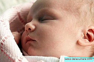 Ole herkkyyden suhteen erittäin varovainen: vauva kuolee suukon takia