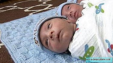 Identieke drieling wordt geboren, een geval onder een miljoen