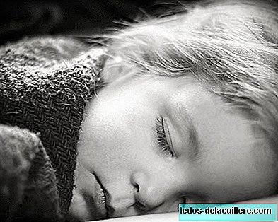 เด็กที่นอนน้อยกว่าสิบชั่วโมงมีความเสี่ยงสูงต่อการเป็นโรคอ้วน