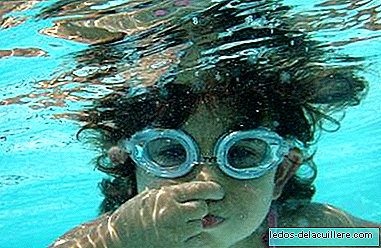 الأطفال الذين تعلموا السباحة بمفردهم هذا الصيف