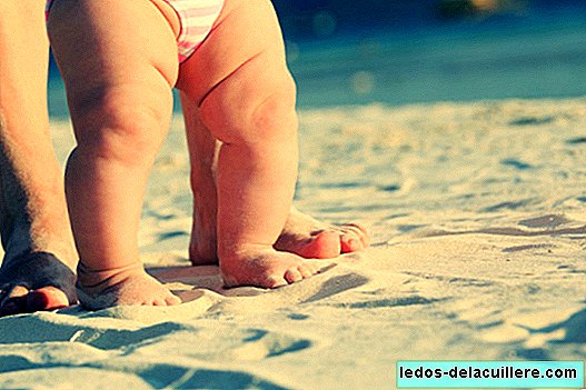 Bisakah kita menekuk kaki bayi jika kita berdiri di atas atau berjalan lebih awal?