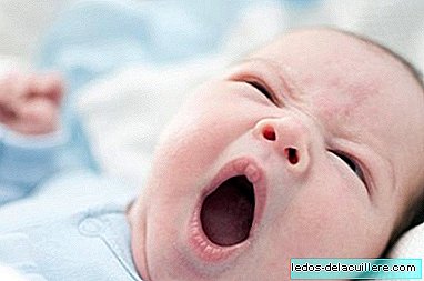Pourquoi il y a des bébés allaités avec des ampoules sur les lèvres