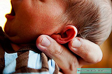 Защо бебетата имат толкова меки уши?