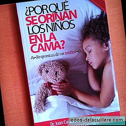 बच्चे बिस्तर में पेशाब क्यों करते हैं? यह बेडवेटिंग के बारे में डॉ। रूइज़ डे ला रोजा की एक किताब है