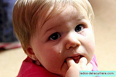 Lahko dojenček joka od čustev?