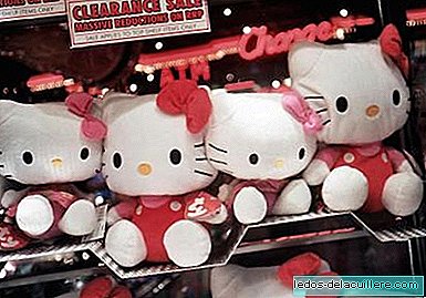 Kurz vor dem 40. Geburtstag von Hello Kitty haben wir gewusst, dass es sich nicht um ein Kätzchen handelt, sondern um ein Mädchen
