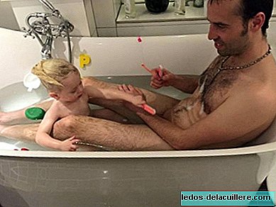 What would you answer if they called you a pedophile for hanging a photo bathing with your daughter?