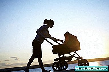 At what age to pass the baby from the carrycot to the stroller?