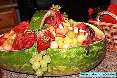 What child would resist one of these ways of presenting fruits?