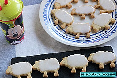 Flock of biscuit sheep and cheese topping. Recipe to make with children