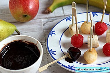 Summer recipes to make with kids: chocolate and fruit fondue