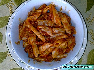 Healthy recipes for children: macaroni with Bolognese sauce