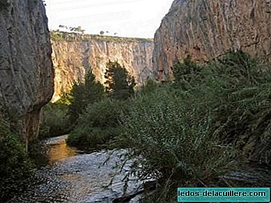 Route with children: the Turia canyons and the Chulilla suspension bridges