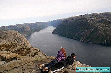 Suba ao melhor ponto de vista do mundo com bebês e crianças: o púlpito na Noruega