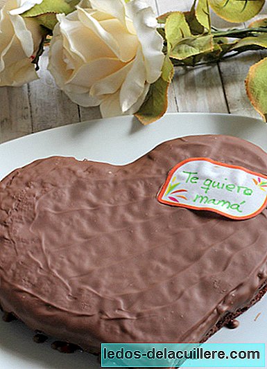 Kue coklat ganda untuk Hari Ibu