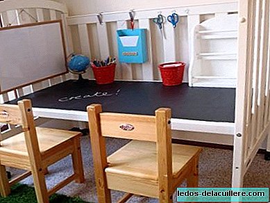 A good idea: turn the crib into a desk for children