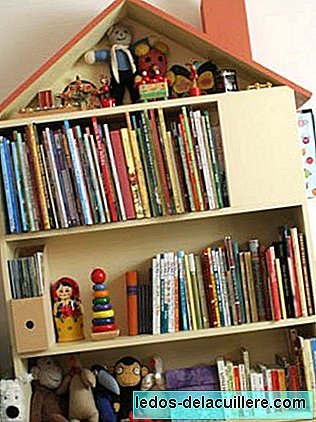 A good idea: make a bookcase shaped like a little house for kids