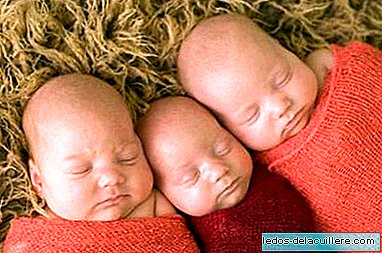 한 여성이 피임약을 복용하여 임신하게 된 세 쌍둥이를 낳습니다.