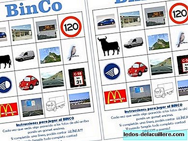Travel with children and entertain them playing binco in the car